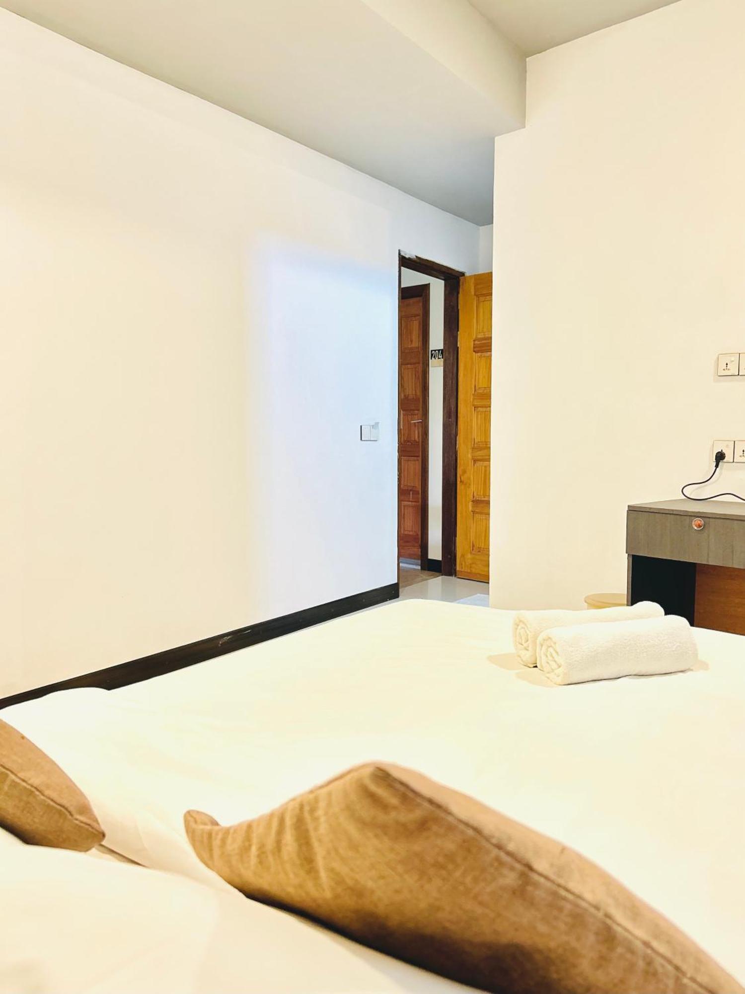 Aqua Sunset Hotel กุลลี ภายนอก รูปภาพ